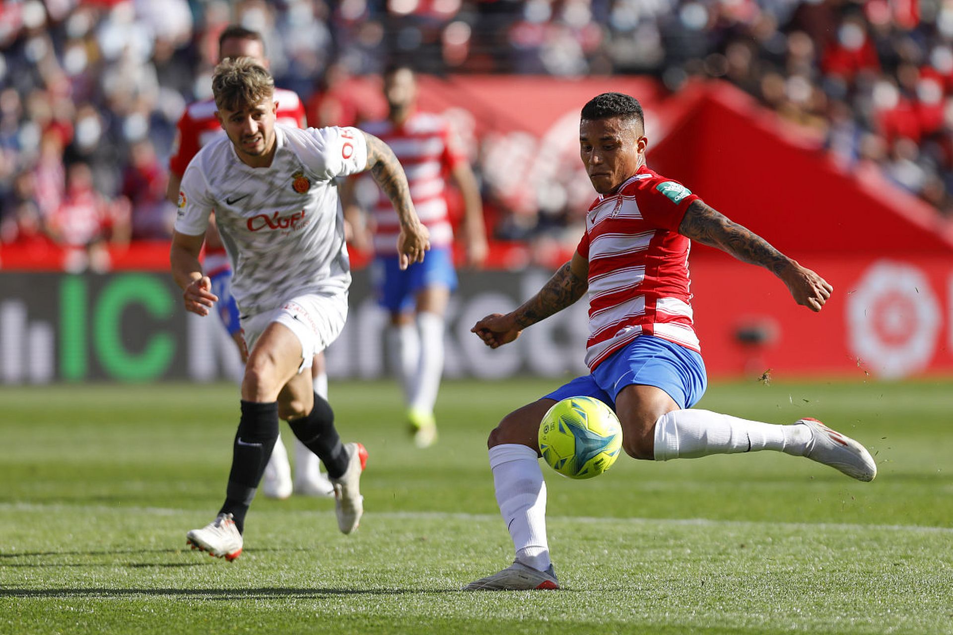 格拉纳达客场击败对手，取得重要胜利