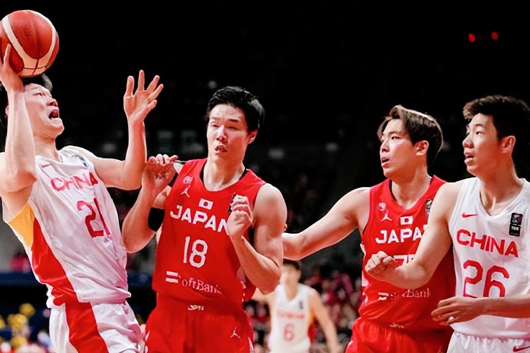 赛场上精彩纷呈的比拼让人目不暇接的简单介绍 赛场上精彩纷呈的比拼让人目不暇接的简单介绍