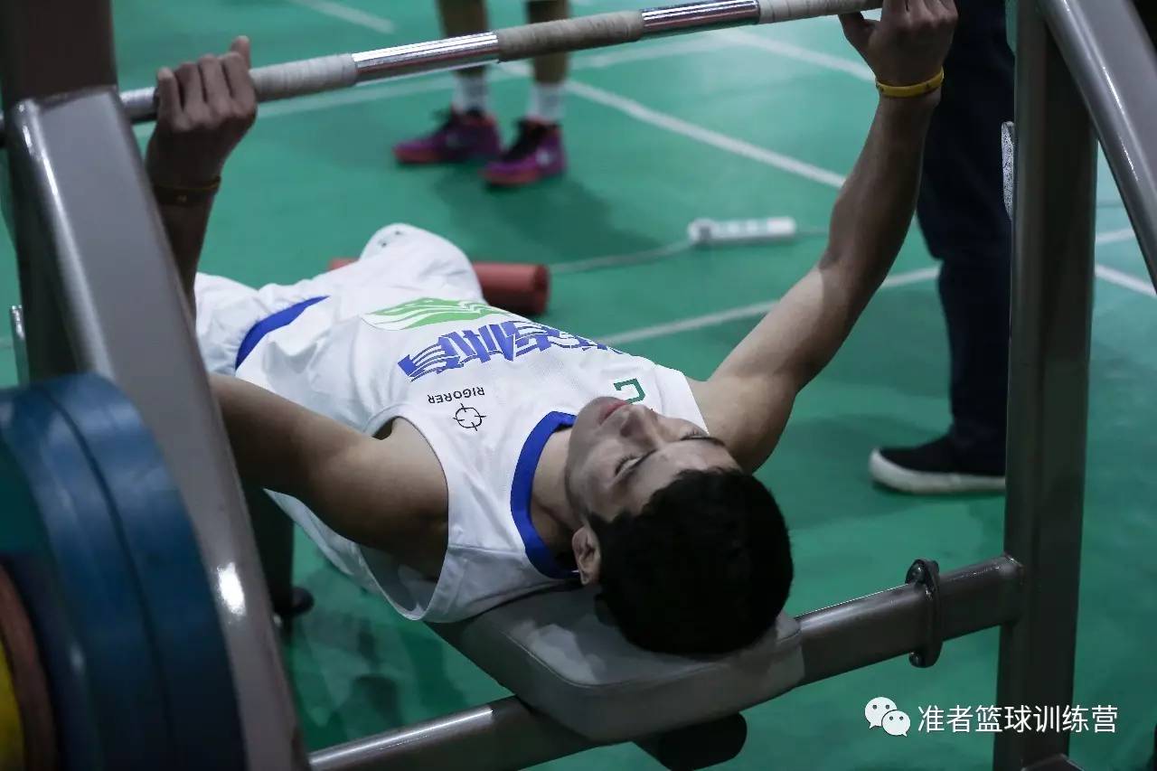 顶尖球员力争篮球职业赛场荣誉 顶尖球员力争篮球职业赛场荣誉